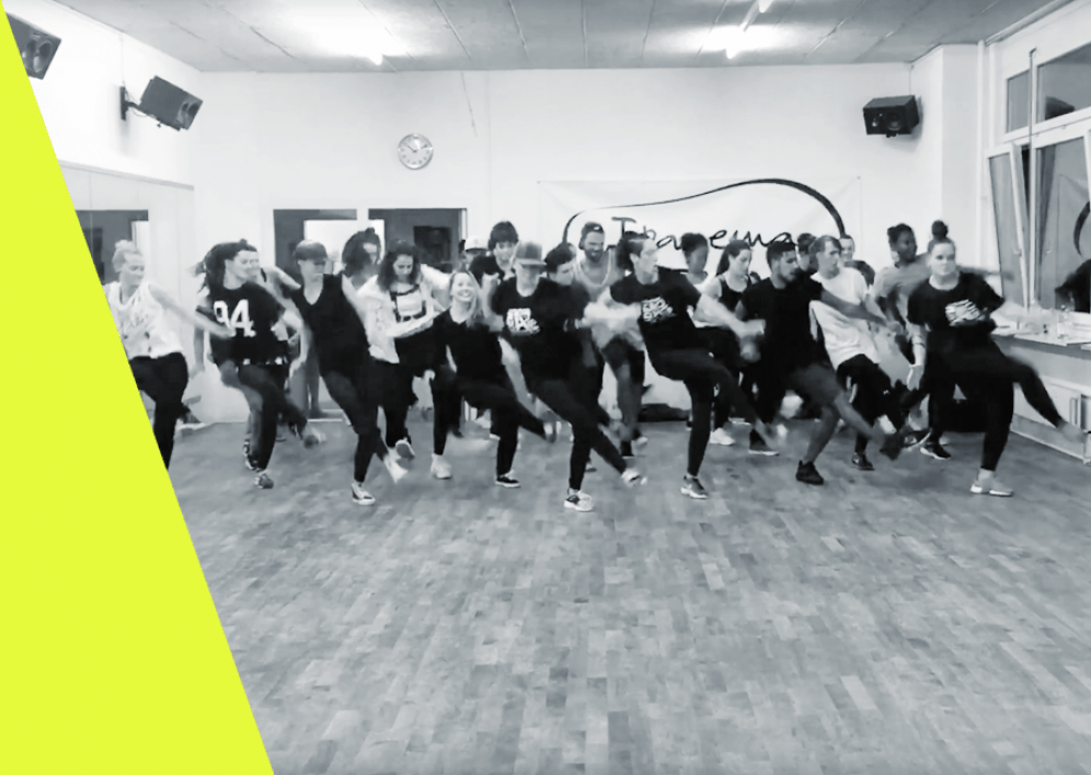 Backstage Studio: HipHop dancers during class