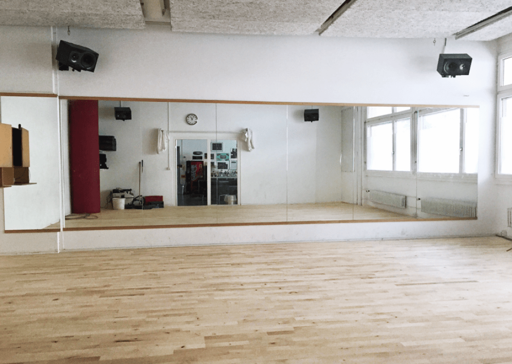Backstage Studio: Dance studio 2, bright space