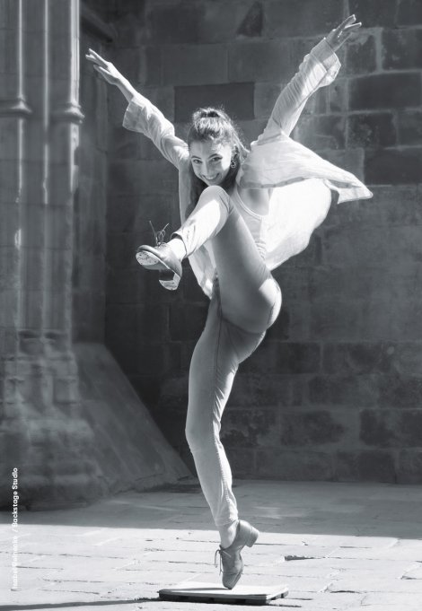 Backstage Studio: Isabel Reinecke in dance pose
