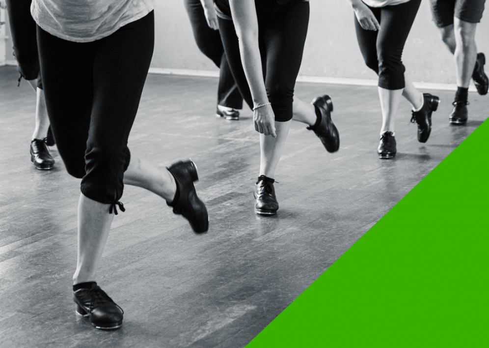 Backstage Studio: Tap introduction course with Sabine September 2019 Backstage Studio: Legs of tap dancers during class