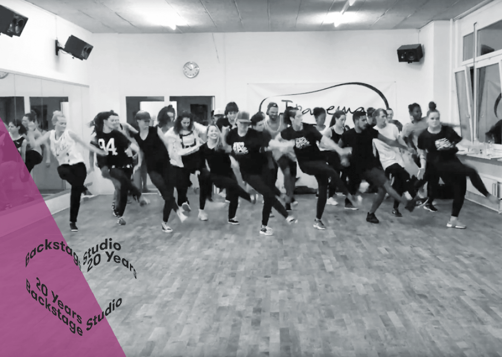 Backstage Studio: HipHop dancers during class