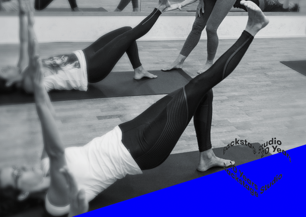 Backstage Studio: Pilates Übungen während Unterricht