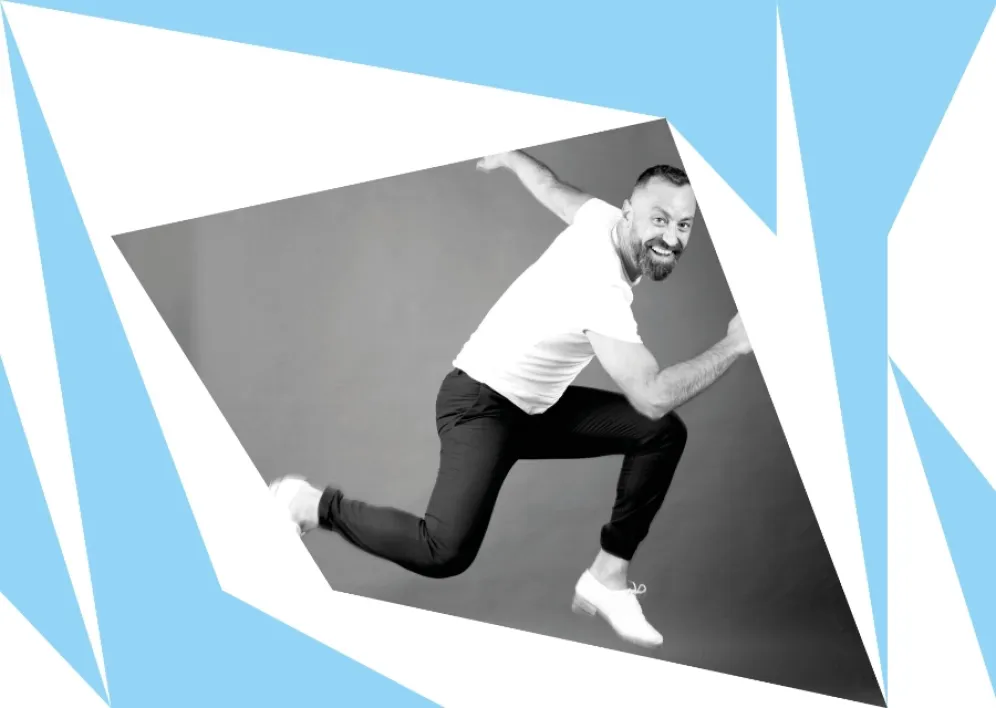 Backstage Studio: Ruben Sanchez in Tanzpose