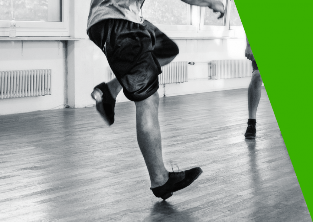 Backstage Studio: Tap Musicality mit Nikolaj Backstage Studio: Beine von Tap Dancer während Unterricht