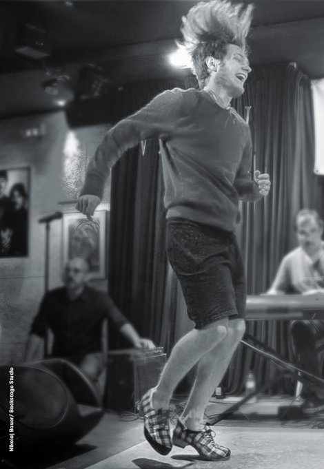 Backstage Studio: Nikolaj Bauer Backstage Studio: Nikolaj Bauer during improvisation session